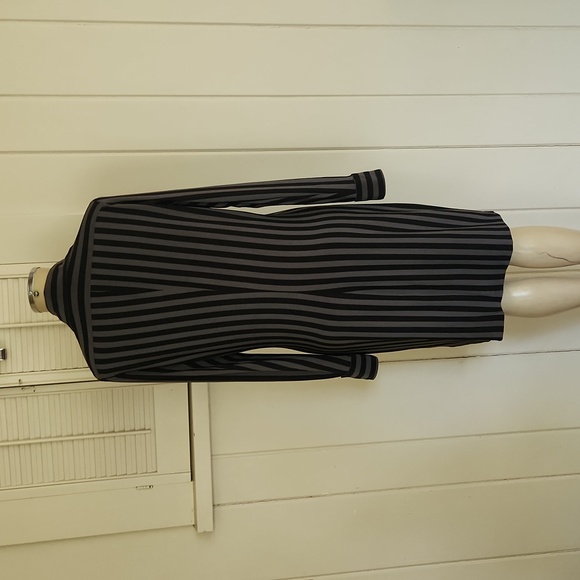 NORMA KAMALI BLACK STRIPED DRESS - Picture 4 of 6